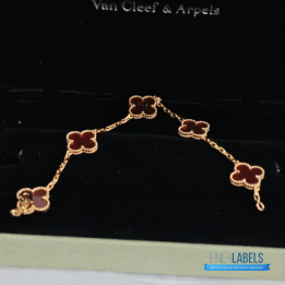 QC VCA Vintage Alhambra Bracelet in Yellow Gold with Carnelian