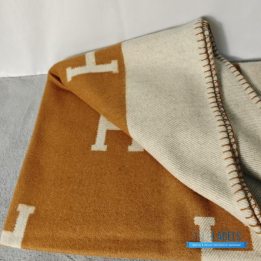 QC Hermès Avalon Blanket in ecru and camel