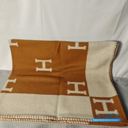 QC Hermès Avalon Blanket in ecru and camel