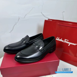 Salvatore Ferragamo Gancini ornament Loafers