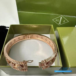 QC VCA Perlée Clover Bracelet in 18k Rose Gold with Diamonds