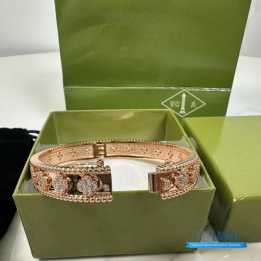 QC VCA Perlée Clover Bracelet in 18k Rose Gold with Diamonds
