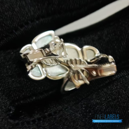 QC VCA Two Butterfly Earrings in white gold with mother-of-pearl and diamonds