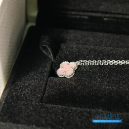QC VCA Vintage Alhambra Pendant Necklace in 18k white gold with a pink opal stone