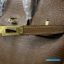QC Hermès Birkin 25 Fashioned from Brown Lizard Skin with Gold Hardware