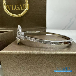 QC Bvlgari Fiorever 18k White Gold and Diamond Bracelet