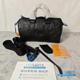 QC Louis Vuitton Keepall Bandoulière 25 in Black Taurillon Monogram Leather