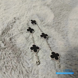QC VCA Vintage Alhambra Bracelet in White Gold with Black Onyx Motifs