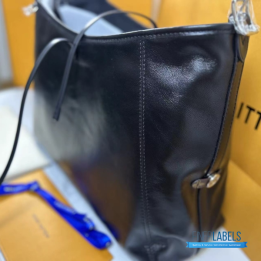 QC Louis Vuitton CarryAll Vibe MM Handbag