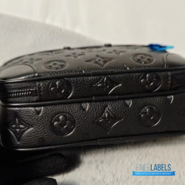 QC Louis Vuitton Alpha Wearable Wallet in Black
