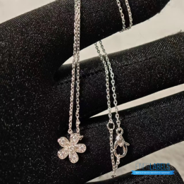 QC VCA Socrate Collection Flower Pendant Necklace