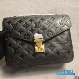 QC Louis Vuitton Pochette Métis Handbag