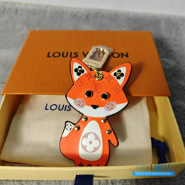 QC Louis Vuitton Calfskin Monogram Cute Fox Charm Key Holder