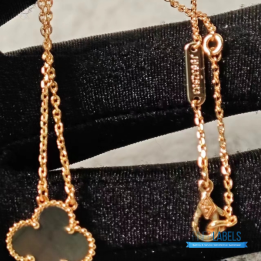 QC VCA Vintage Alhambra Grey Mother of Pearl 18K Rose Gold Pendant Necklace
