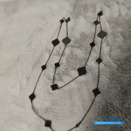 QC VCA Alhambra Necklace with clover motifs