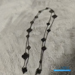 QC VCA Alhambra Necklace with clover motifs