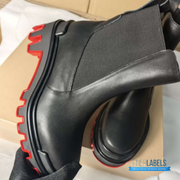 QC Christian Louboutin Marchacroche Dune Chelsea boots in black waxed calf leather