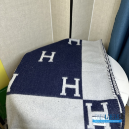 QC Hermès Avalon III Throw Blanket in the Ecru and Caban Colorway