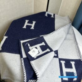 QC Hermès Avalon III Throw Blanket in the Ecru and Caban Colorway