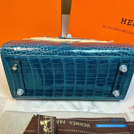 QC Hermès Birkin Handbag in shiny crocodile leather