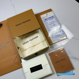 QC Louis Vuitton Slender Wallet in (Golf Green)