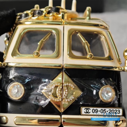 QC Chanel Los Angeles Mini Van Minaudière