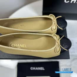 Chanel Ballet Flats in Lambskin Beige and Black