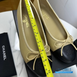 Chanel Ballet Flats in Lambskin Beige and Black