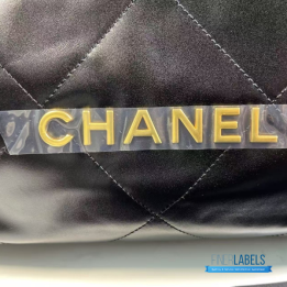 Chanel 22 Handbag in Shiny Calfskin Leather