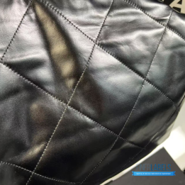 Chanel 22 Handbag in Shiny Calfskin Leather