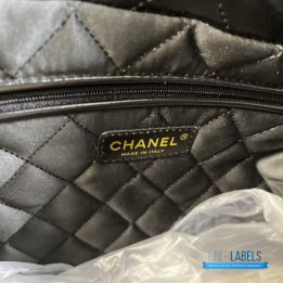 Chanel 22 Handbag in Shiny Calfskin Leather