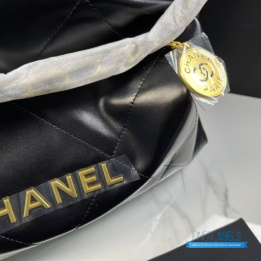 Chanel 22 Handbag in Shiny Calfskin Leather