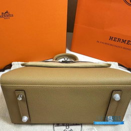 QC Hermès Birkin 25 in a light beige shade