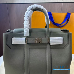 QC LV Georges Tote MM in khaki Grained Calfskin