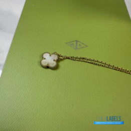 QC VCA Vintage Alhambra Pendant Necklace