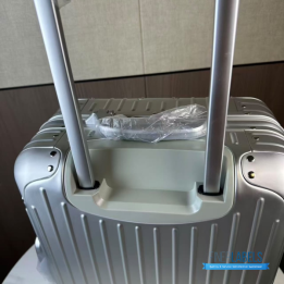 QC RIMOWA Original Aluminum Suitcase (Silver)