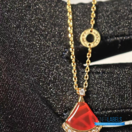 QC Bvlgari Divas' Dream Rose Gold Necklace with a Red Carnelian Pendant and Diamonds