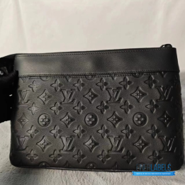 Louis Vuitton Pochette Voyage Souple