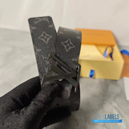 Louis Vuitton Monogram Eclipse Initiales Buckle Belt