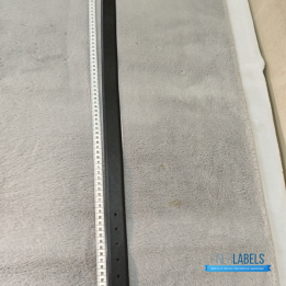 QC Salvatore Ferragamo Gancini Belt Featuring a Black Logo Buckle and Textured Leather Strap