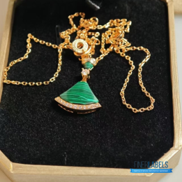 QC Bvlgari Divas' Dream Rose Gold Necklace with a Green Malachite Pendant