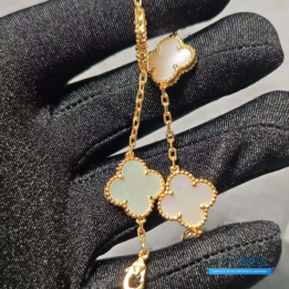 QC VCA Vintage Alhambra 5-motif bracelet in yellow gold and mother-of-pearl