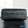 Chanel Hobo-Tote (Medium)