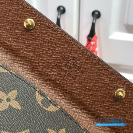LV Chain Coin Pouch