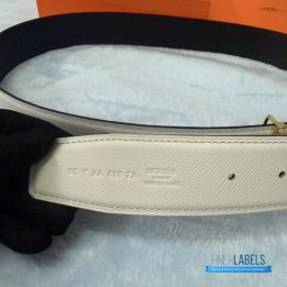 QC Hermès White Leather Reversible Belt in a gold-toned Idem buckle
