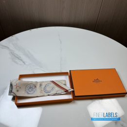 QC Hermès C'est la Fête Twilly Scarf
