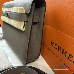 Hermès Kelly Dépêches 25 Pouch in Gris Étain Togo Leather