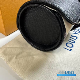QC LV Etui 3 Montres watch case in black Taiga leather