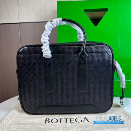 QC BV Getaway Briefcase in black