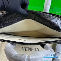 QC BV Getaway Briefcase in black